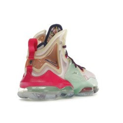 Nike LeBron 19 - Design Aérodynamique Perfectionné